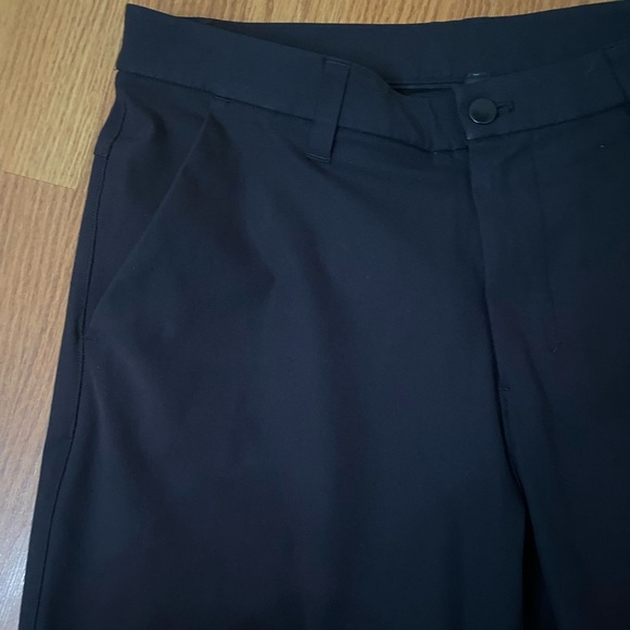 Lululemon Athletica Men's Black Commission 9” Shorts - Picture 4 of 6